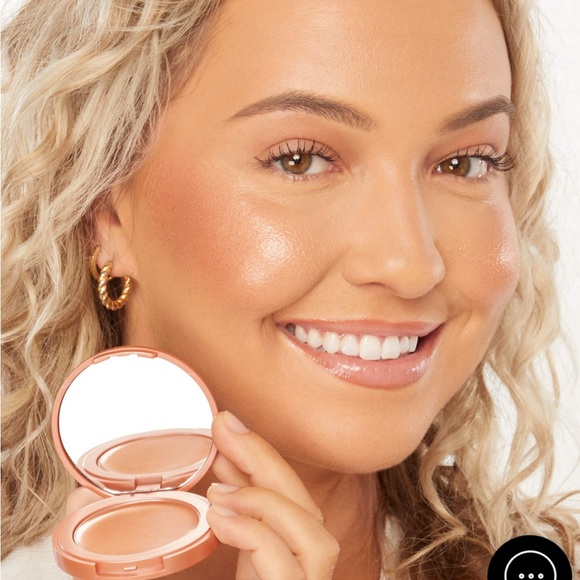 ⭐️⭐️Host Pick⭐️⭐️ NIB Tarte Maracuja cream blush in shade coconut - Picture 5 of 6